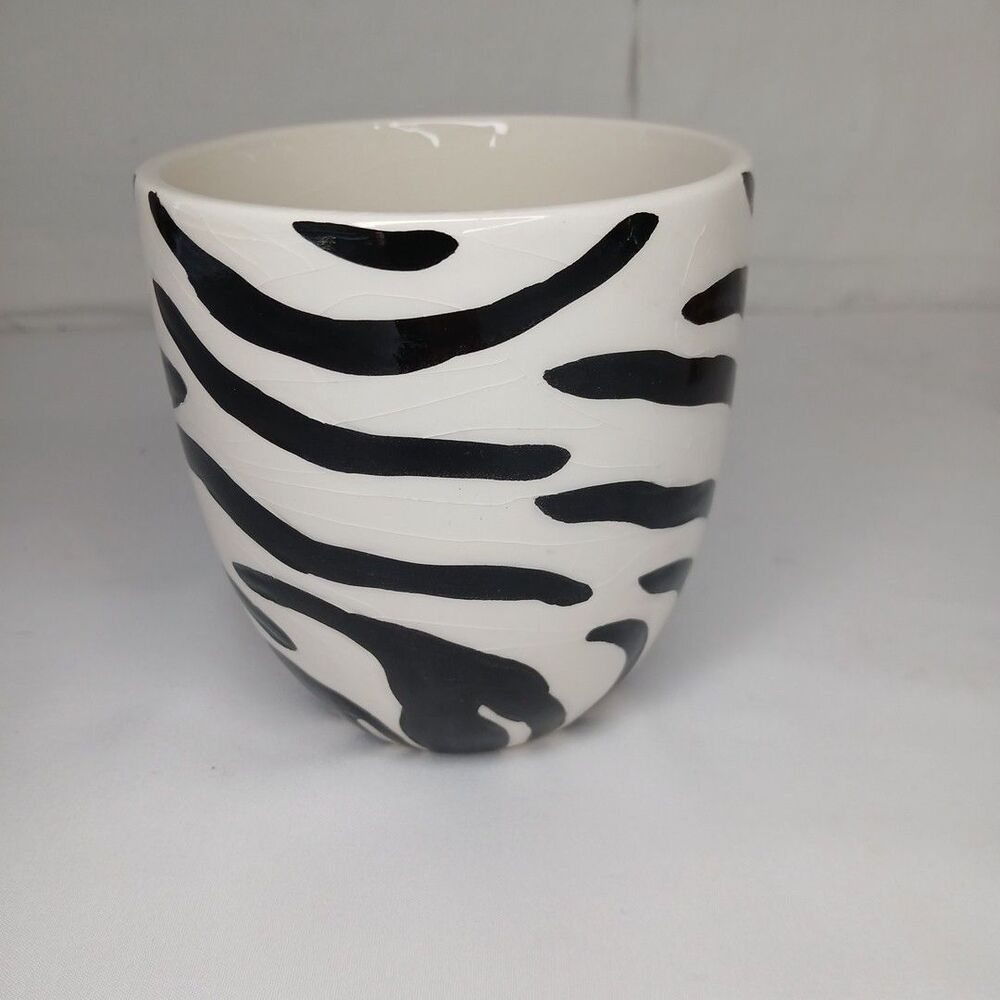 Pier 1 Hand Painted Zebra Surprise Mug 14 Oz. Black Stripes Zebra Inside - Picture 6 of 8